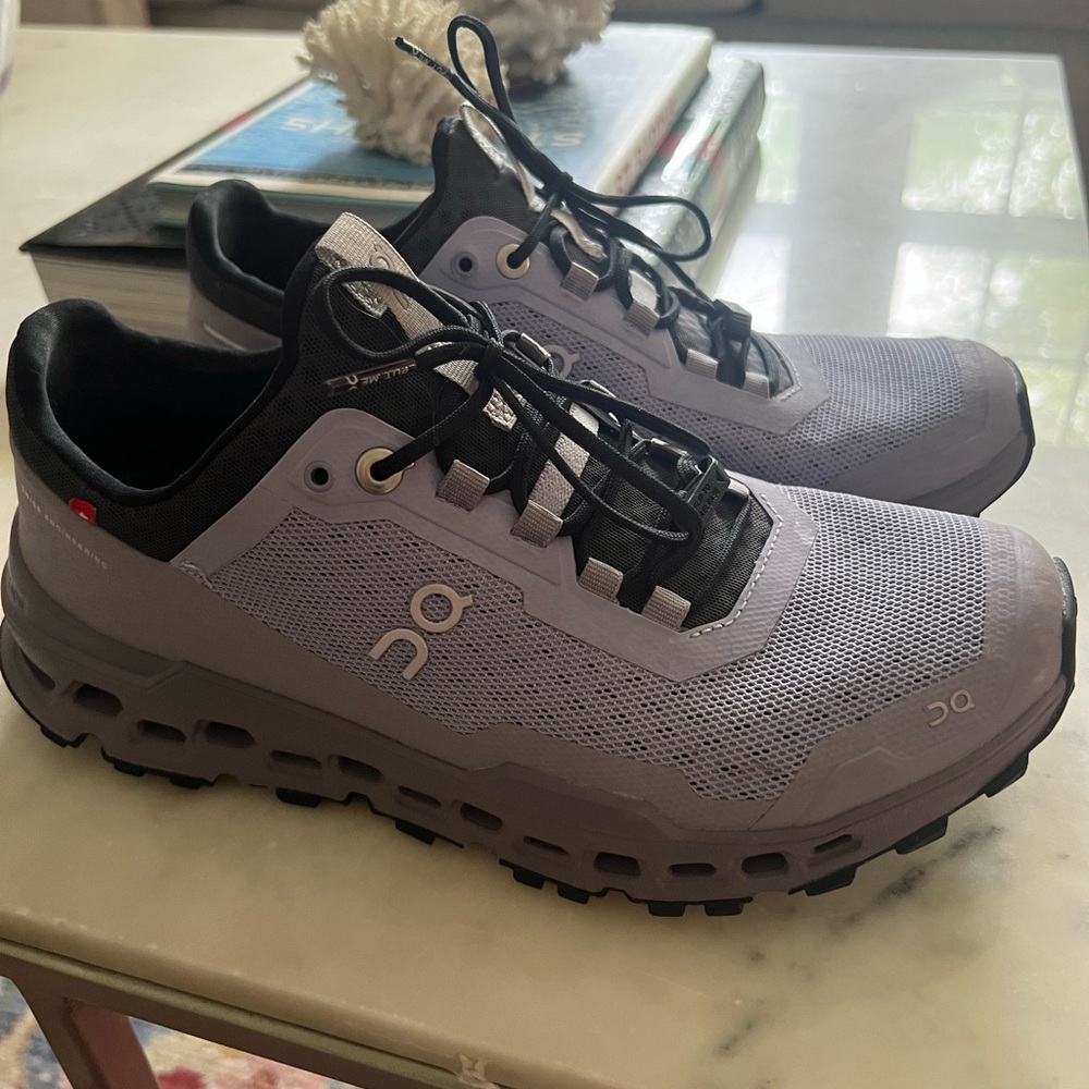 On Cloud Shoes CloudUltra 7.5 Fits a 7